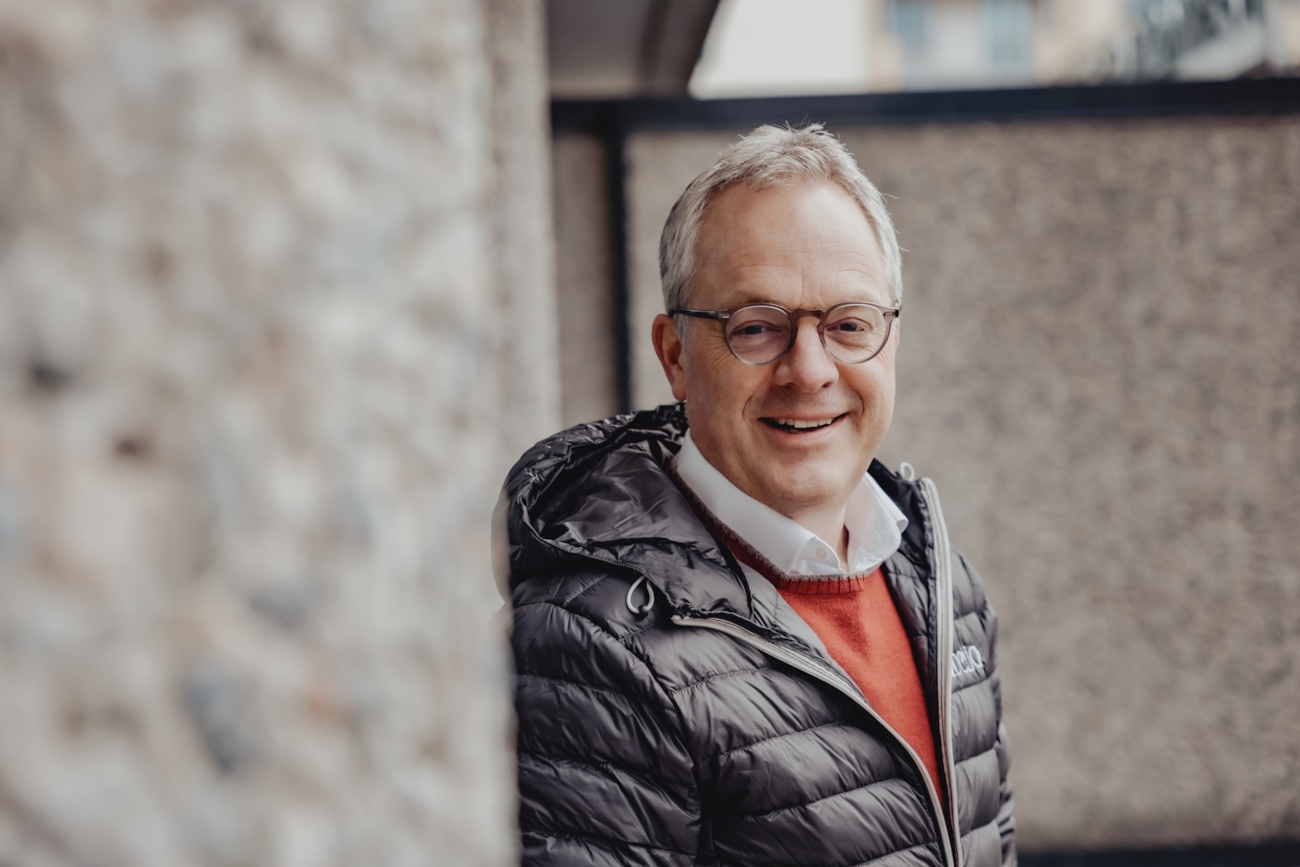 Stående mann.